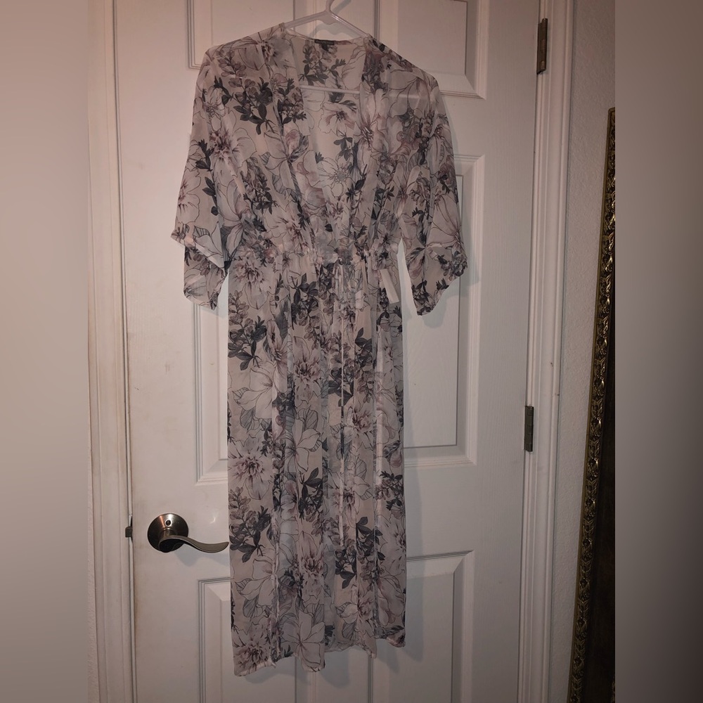 Beautiful Sheer Kimono Sz. S